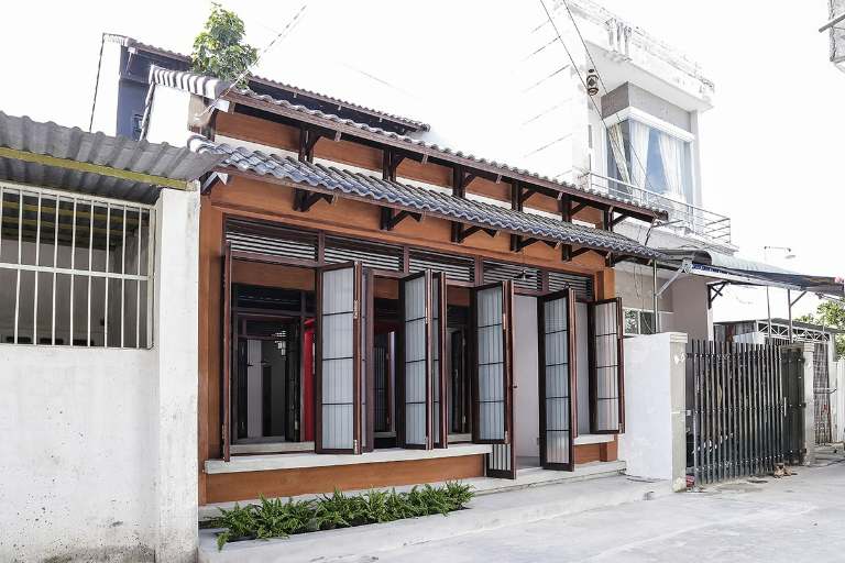 Ngay vừa khi đến Tama House, du khách sẽ ngạc nhiên trước căn home có phong cách kiến trúc đậm chất Nhật Bản. (Nguồn: Internet)
