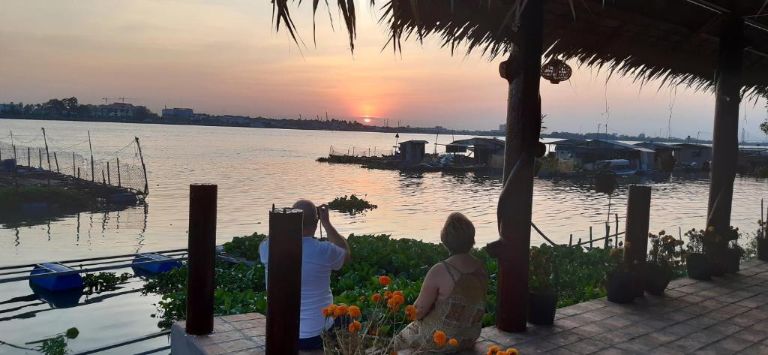 Mekong Riverside Homestay Vinh Long là vị trí đắc địa để ngắm hoàng hôn và check in cực mê (nguồn: booking.com)