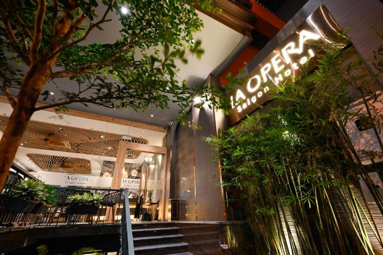 La Opera Hotel Sai Gon vừa được khai trương vài quý I năm 2023 nên về cơ sở vật chất và chất lượng dịch vụ cũng như chăm sóc khách hàng của khách sạn rất tốt. (Nguồn ảnh: Booking.com)