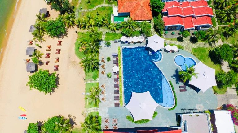 Mercury Phu Quoc Resort & Villas sở hữu 2 bể bơi cho người lớn và trẻ em (nguồn: Booking.com).