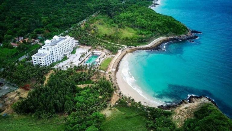 Orson Hotel & Resort Côn Đảo được ví như một tòa lâu đài Âu Châu nằm trên một ốc đảo xinh đẹp được rất nhiều du khách lựa chọn.