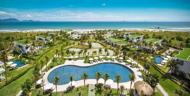 Sở hữu diện tích toàn khu gần 10.000m2, Cam Ranh Riviera Beach Resort & Spa có tổ hợp khu nghỉ dưỡng và giải trí đa dạng. (nguồn: booking.com)