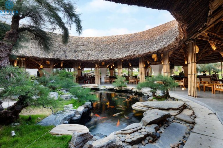 Stelia Beach Resort Phú Yên có nhà hàng Gonzo được xây dựng hoàn toàn bằng tre độc đáo (nguồn: booking.com)