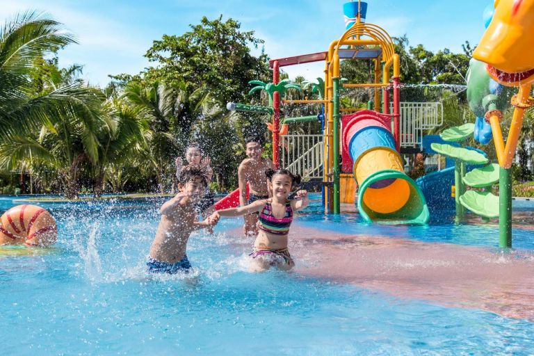 Carmelina Beach Resort có bể bơi riêng dành cho các bé nhỏ (nguồn: booking.com)