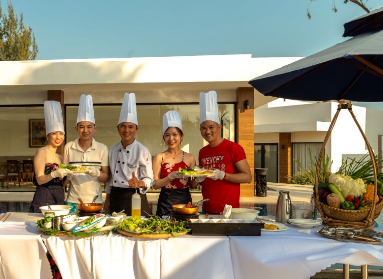 Hoạt động trải nghiệm nấu ăn tại Saint Simeon Resort and Spa được nhiều du khách quan tâm (nguồn: facebook.com)