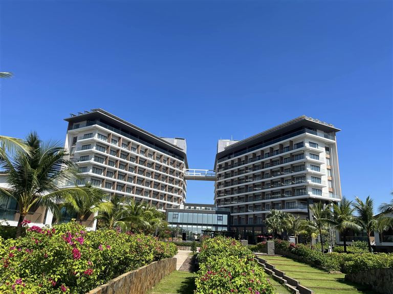Sonaga Beach Resort Phú Quốc là một trong những resort Phú Quốc đẹp, có vị trí đắc địa ngay sát bờ biển. 