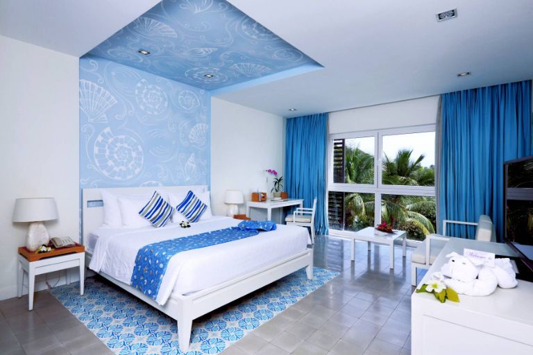 Căn Azul Garden View của The Cliff Resort Mũi Né được lấy cảm hứng từ sắc xanh biển cả của đại dương, với màu xanh làm điểm nhấn.