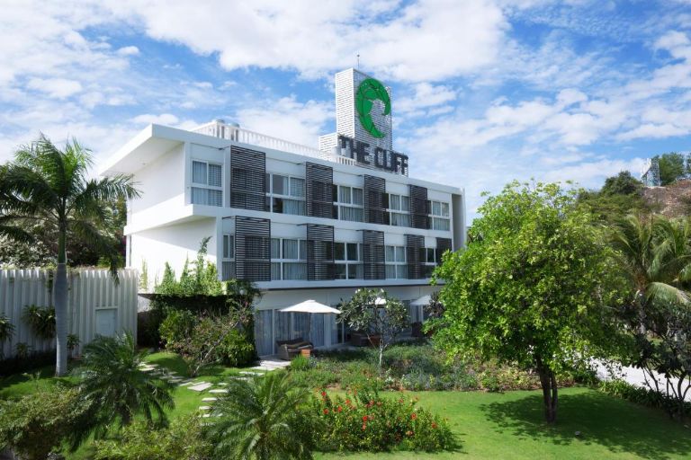 The Cliff Resort Mũi Né là một trong những khu nghỉ dưỡng nổi tiếng nhất nhì khu vực, đặc biệt là tại Phan Thiết với tổ hợp giải trí và thư giãn độc đáo.