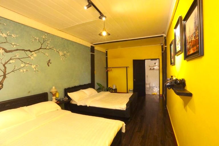 Tại Thênh Thang Homestay Mộc Châu, hệ thống phòng 3 người là các căn hộ nhỏ được thiết kế dành riêng cho tối đa 3 người lưu trú và nằm ở tầng 1.