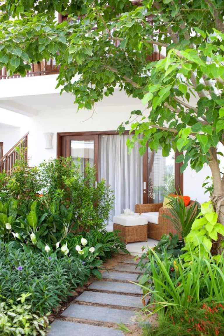 Garden Deluxe tại Villa Aria Muine Mũi Né là một trong hai hạng phòng duy nhất sở hữu view vườn nhiệt đới cực chill.