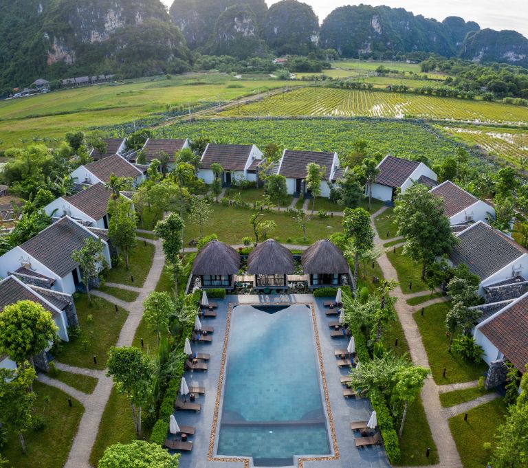 Khu nghỉ dưỡng có kiến trúc mang phong cách của làng quê Việt xưa. (Nguồn: Booking.com) 