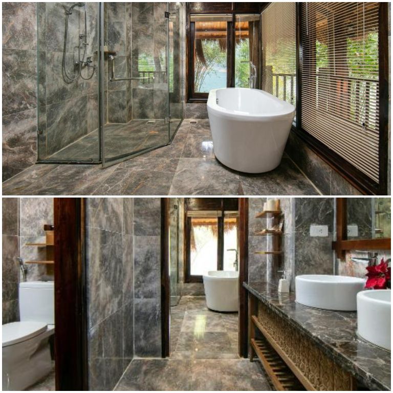 Phòng tắm sang trọng với chất liệu chủ đạo từ đá cẩm thạch. (Nguồn: Booking.com) 