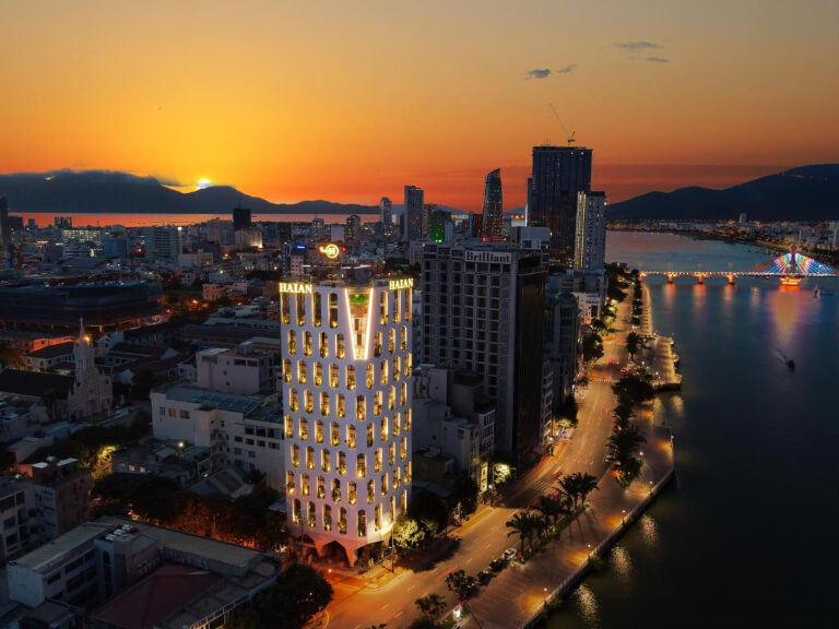 Khách sạn Haian Riverfront Hotel Đà Nẵng là địa điểm lưu trú được nhiều du khách yêu thích.