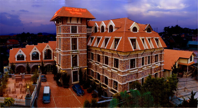 Saphir Đà Lạt Hotel là khách sạn 4 sao nổi tiếng được rất nhiều du khách yêu thích.