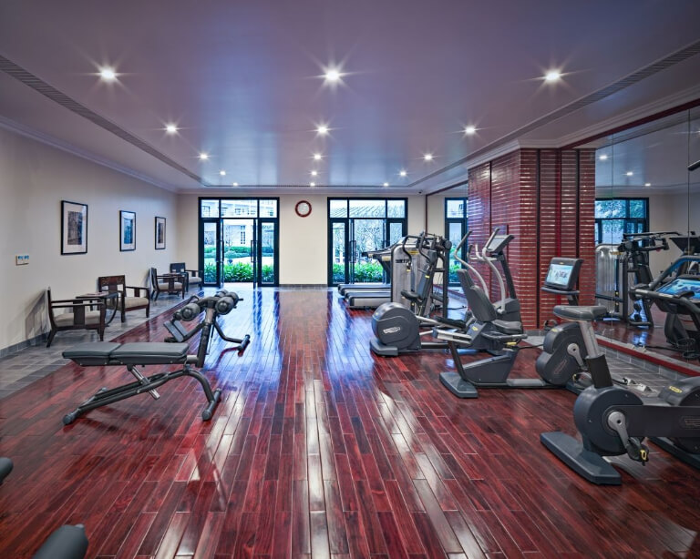 Phòng gym tại Azerai La Residence Huế được trang bị đầy đủ các thiệt bị tập luyện hiện đại và mới nhất để phục vụ du khách tốt nhất.