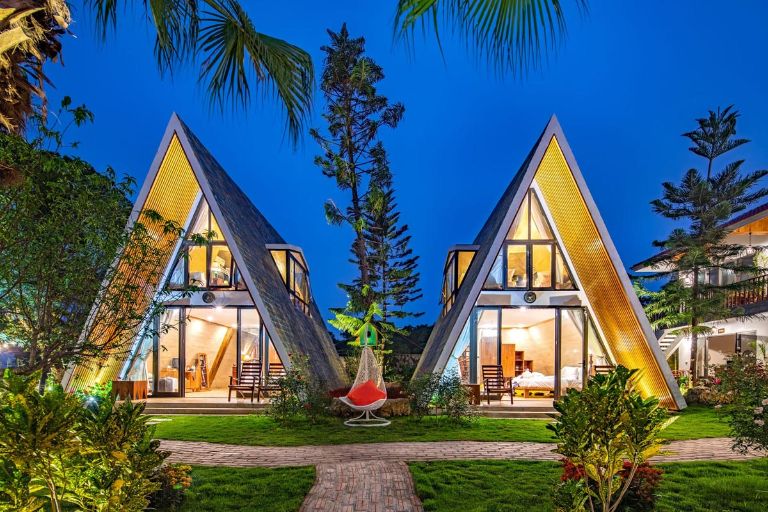 Căn Hộ 2 Tầng được thiết kế theo dáng nhà bungalow hình tam giác vô cùng độc đáo. 