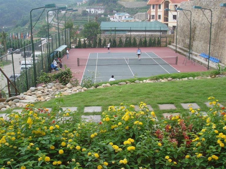 Du khách có thể chơi những trò chơi thú vị như bi-da và tennis hoàn toàn miễn phí tại câu lạc bộ giải trí The Club. 