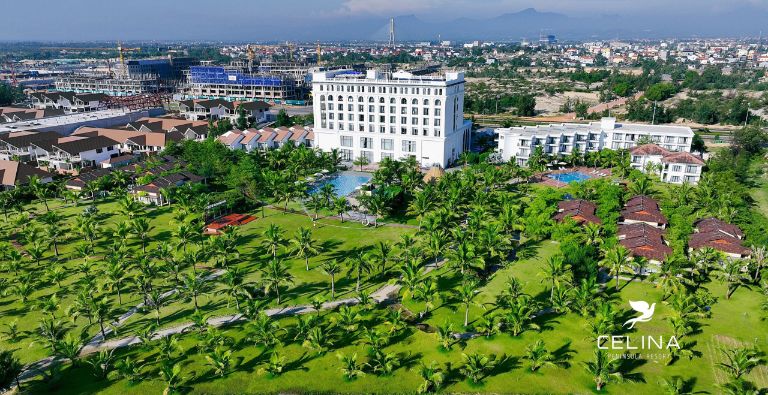 Celina Peninsula Resort được đánh giá là khu nghỉ dưỡng tốt nhất tại Quảng Bình, sở hữu cảnh đẹp thiên nhiên trù phú và các các dịch vụ đạt tiêu chuẩn 5 sao quốc tế. 