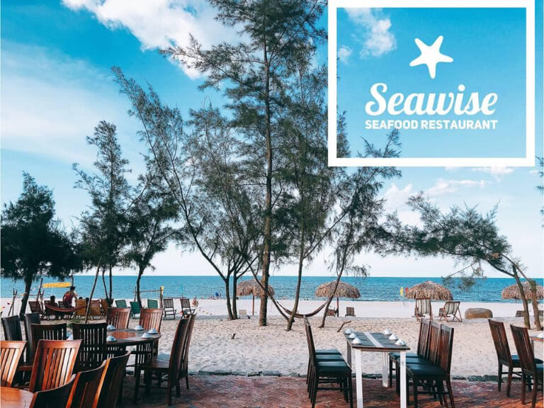 Seawise Seafood Restaurant là nhà hàng nằm bên cạnh bãi biển Bảo Ninh xinh đẹp và chuyên phục vụ các món ăn về hải sản. 