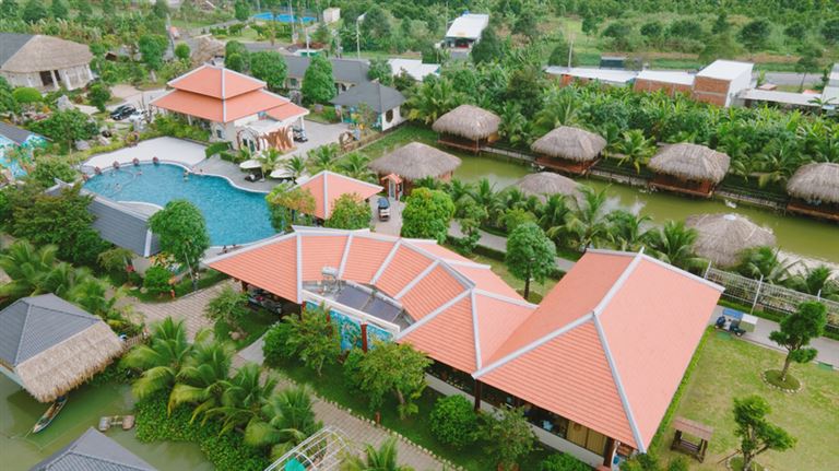 Eco Resort Cần Thơ là một trong những khu nghỉ dưỡng sở hữu không gian xanh mát, gần gũi với thiên nhiên. 
