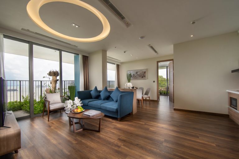 Two-Bedroom Residence là loại phòng nghỉ dưỡng tại Flamingo Cát Bà Resort Hải Phòng với hai phòng ngủ và 1 phòng khách riêng biệt.