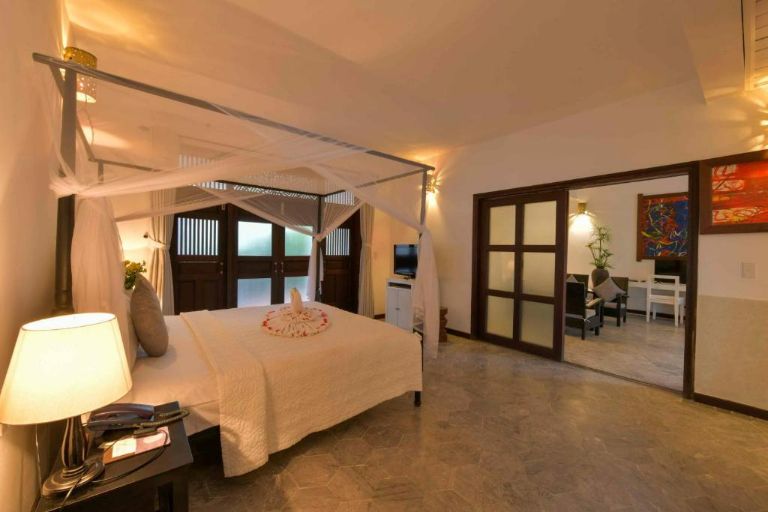 Suite Room là hạng phòng cao cấp dành cho 2 người với không gian rất lãng mạn, ấm cúng. (nguồn: agoda.com)