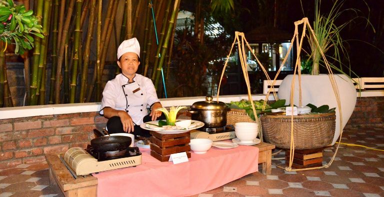 Trải nghiệm các lớp học nấu ăn giúp du khách trải nghiệm đa dạng nền ẩm thực Việt Nam. (nguồn: facebook.com)
