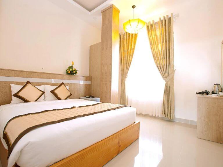 Phân hạng phòng tiêu chuẩn tại Khách sạn Isana Đà Lạt là phân hạng phòng rất được du khách yêu thích bởi giá cả phải chăng. (nguồn: agoda.com)