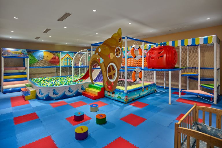 Kawara Mỹ An Onsen Resort mang đến sân chơi rộng rãi cho các du khách nhí thoả sức vui đùa và sáng tạo (nguồn: booking.com)