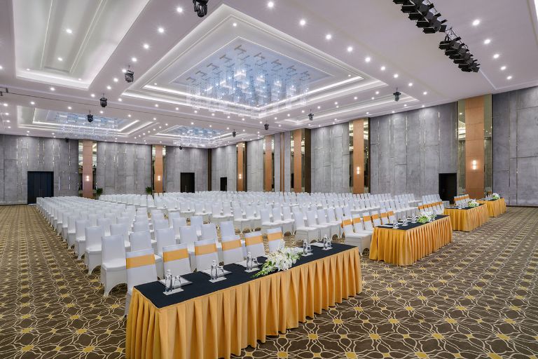 Khách sạn Wyndham Garden Grandworld Phu Quoc mang đến không gian tổ chức hội nghị MICE chuyên nghiệp với đội ngũ nhân sự được đào tạo bài bản (nguồn: booking.com)
