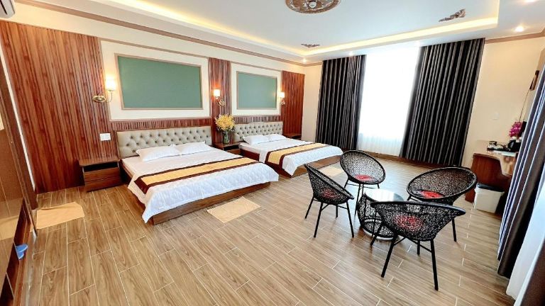Phòng nghỉ sang trọng hoàng gia là điểm cộng lớn của khách sạn Hồ Tràm này. 