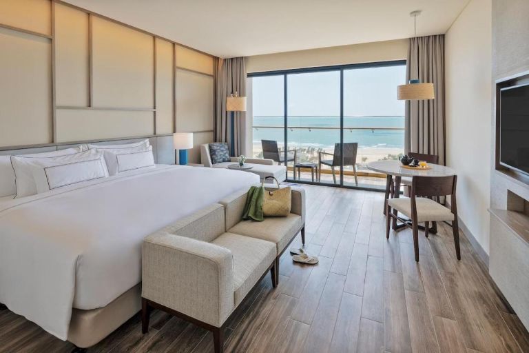 Khách sạn Melia Hồ Tràm cung cấp các loại phòng và suite đa dạng, từ phòng tiêu chuẩn đến các phòng cao cấp và sang trọng. 