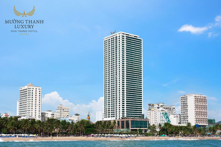 Khách Sạn Mường Thanh Luxury Nha Trang là khách sạn mang đẳng cấp 5 sao sở hữu tầm nhìn ra vịnh Nha Trang xinh đẹp ở một góc độ vô cùng gần gũi và chính diện.