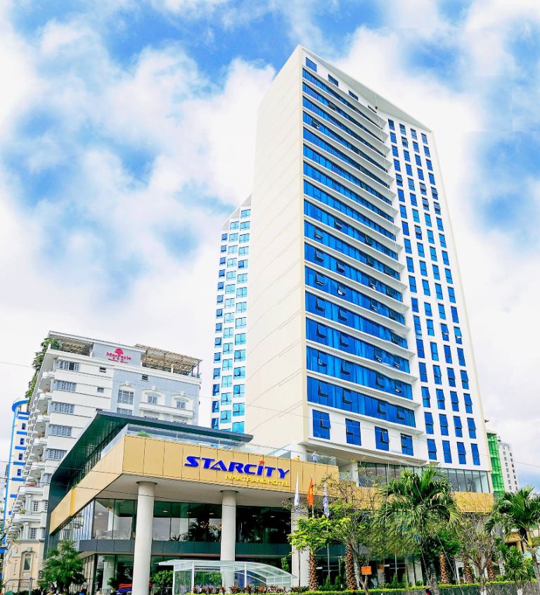 Starcity Nha Trang có thiết kế hiện đại, với khu khách sạn có hình chữ V độc đáo. (nguồn: internet).
