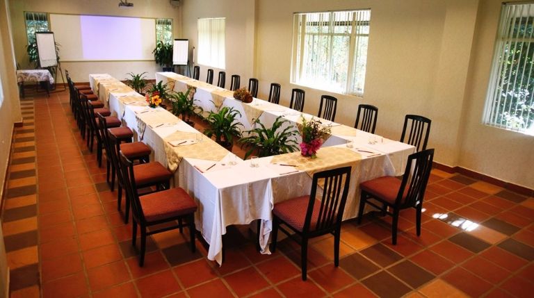 Madagui Resort có phòng họp trong nhà dành cho các sự kiện riêng tư với sức chứa nhỏ và vừa. 