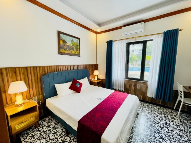 Với giường cỡ King, phòng nghỉ sẽ mang đến không gian nghỉ dưỡng sang trọng và thoải mái.