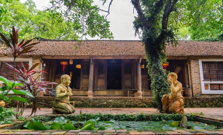 My Retreat Hiên Vân được bao quanh bởi không gian sân vườn toàn cây xanh phủ kín. 