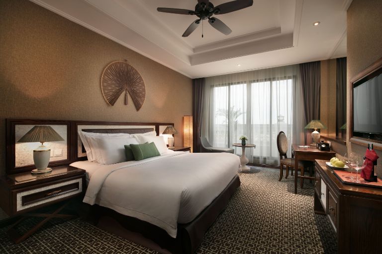Phòng Premier Executive tại Ninh Bình Hidden Charm Hotel & Resort được thiết kế với sự tinh tế và sang trọng để mang đến trải nghiệm đẳng cấp cho khách hàng.