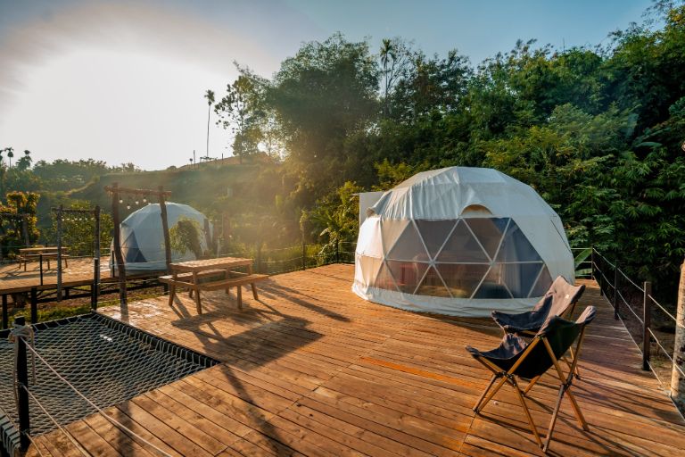 Dome Valley Premium là sự lựa chọn hoàn hảo cho những cặp đôi muốn hưởng thụ không gian nghỉ dưỡng riêng tư, lãng mạn. 