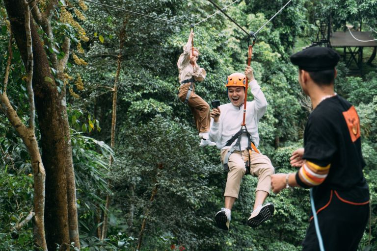 P'apiu Resort Hà Giang mang đến trải nghiệm trượt zip line trên núi cực thú vị cho ai yêu thích khám phá mạo hiểm (nguồn: booking.com)