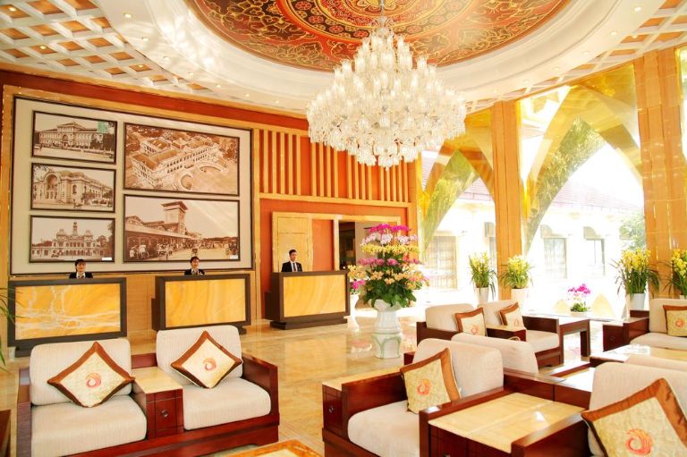 Phoenix Resort Bắc Ninh với lối thiết kế hoàng gia sang trọng từ nội thất đến cảnh quan. 
