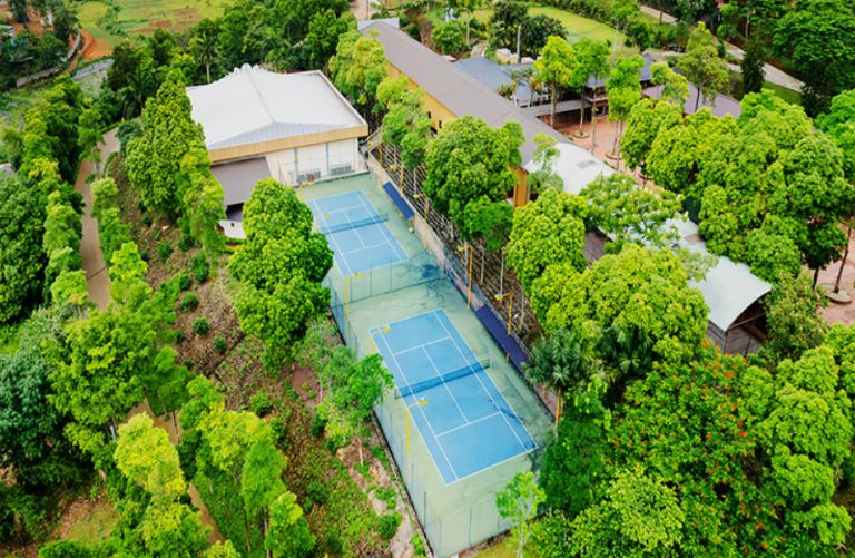 Paragon Resort sở hữu khuôn viên có quy mô khủng lên đến 160ha, nhiều cây cối xanh mát (nguồn: Google).