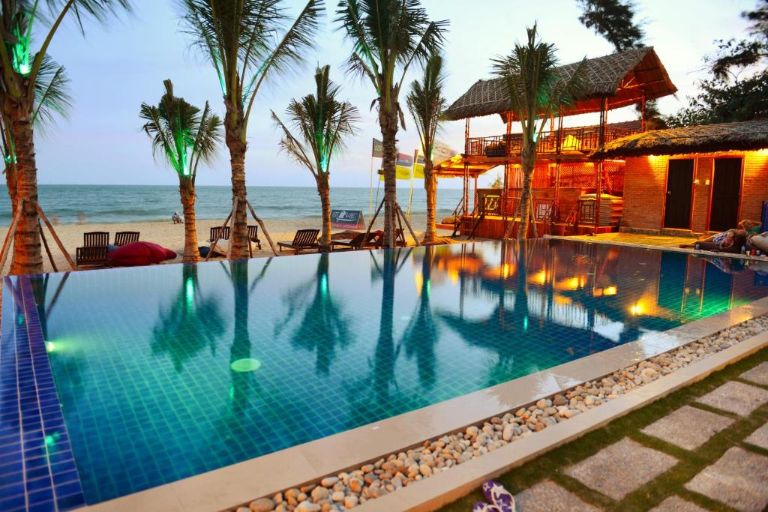 Ananda Resort hoạt động năm 2013, sở hữu nét đpẹ hoang sơ của vùng nhiệt đới Việt Nam.