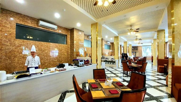 Cồn Khương Resort Cần Thơ sở hữu hai nhà hàng truyền thống đem đến cho khách hàng những trải nghiệm ẩm thực thú vị. 