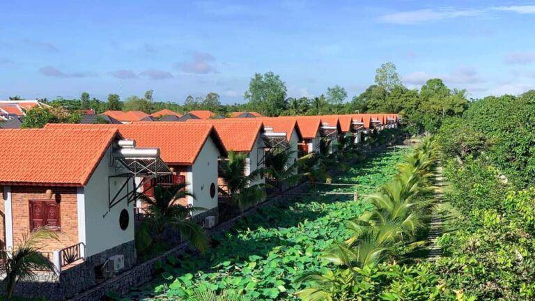 Khu nghỉ dưỡng Cantho Eco Resort là điểm lưu trú yên bình giữa lòng thành phố, mới ra mắt vào năm 2021.