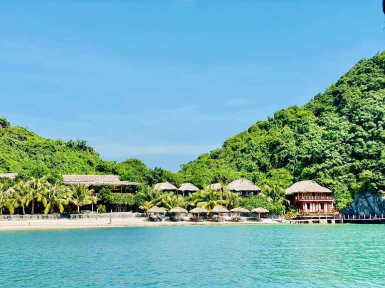 Monkey Island Resort - Khu nghỉ dưỡng bungalow độc đáo nằm đối diện biển.