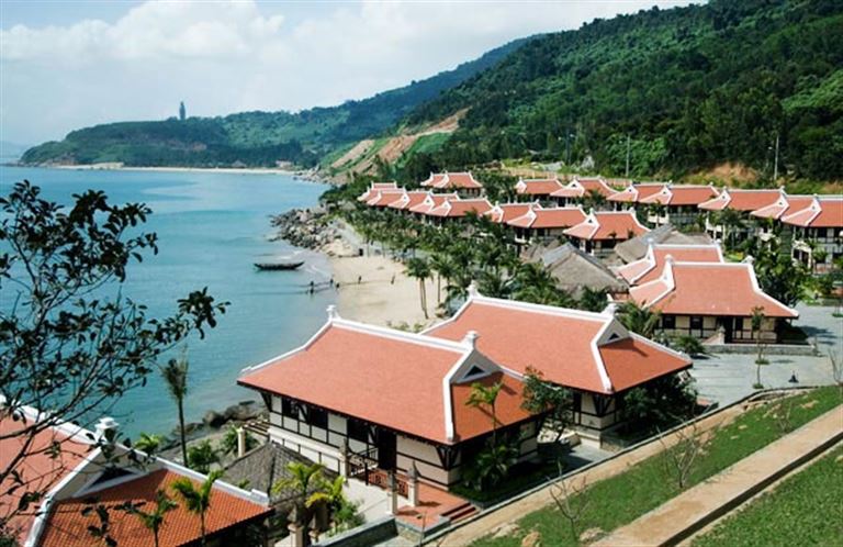 Son Tra Resort là một trong những khu nghỉ dưỡng đạt tiêu chuẩn 4 sao, tọa lạc tại bán đảo Sơn Trà, thành phố Đà Nẵng. 