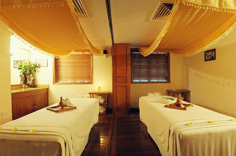 Furama Resort Đà Nẵng cung cấp nhiều dịch vụ tiện ích hấp dẫn trong đó là khu vực spa chăm sóc sức khỏe chuyên nghiệp. 