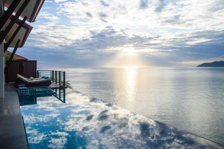 Với tầm nhìn ra biển xanh biếc và âm nhạc dịu dàng, spa tại resort mang đến cho du khách một trải nghiệm tuyệt vời của sự thư thái và phục hồi.