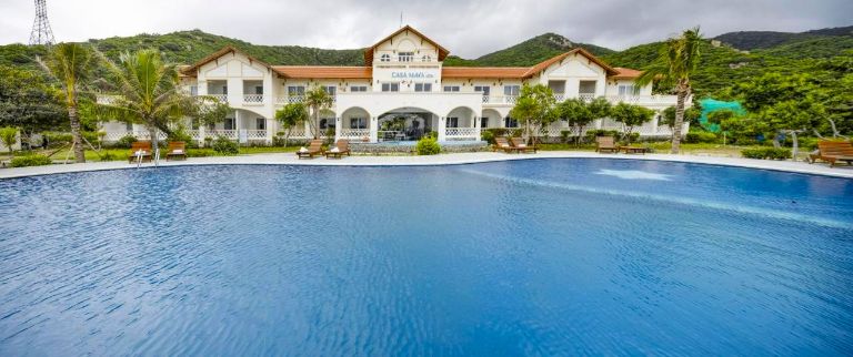 Casa Maya Hotel sở hữu vị trí đắc địa với mặt hướng biển và lưng tựa núi, đem đến tầm nhìn mãn nhãn cho khách lưu trú. (Nguồn: Booking.com)